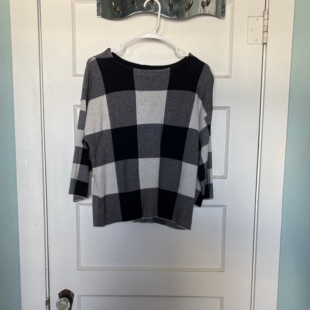 Worthington Black, White and Gray Knit Sweater Size M